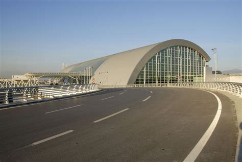 İzmir (ADB) varışlı direkt (aktarmasız) uçuş FlightConnections.